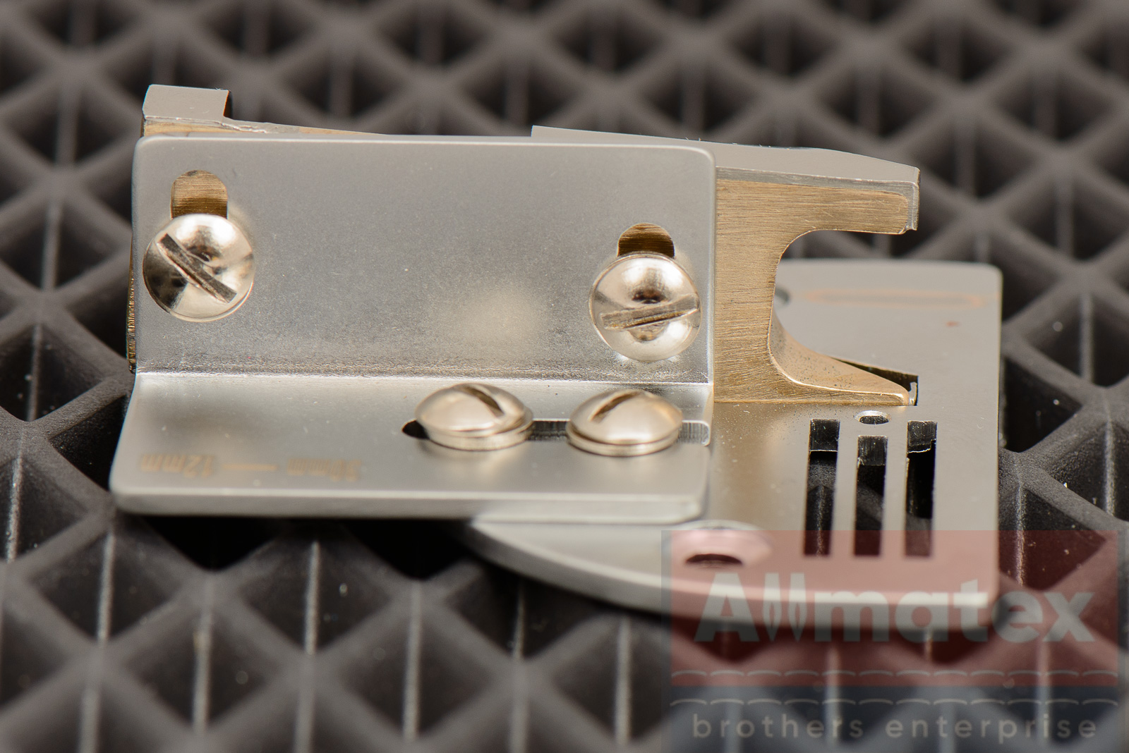 Окантователь для швейной машины 30 мм для материала ЭВА